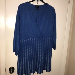 Lane Bryant Blue & White surplice sweater/tunic 22